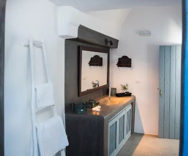 Onirondas Fira (Santorini)